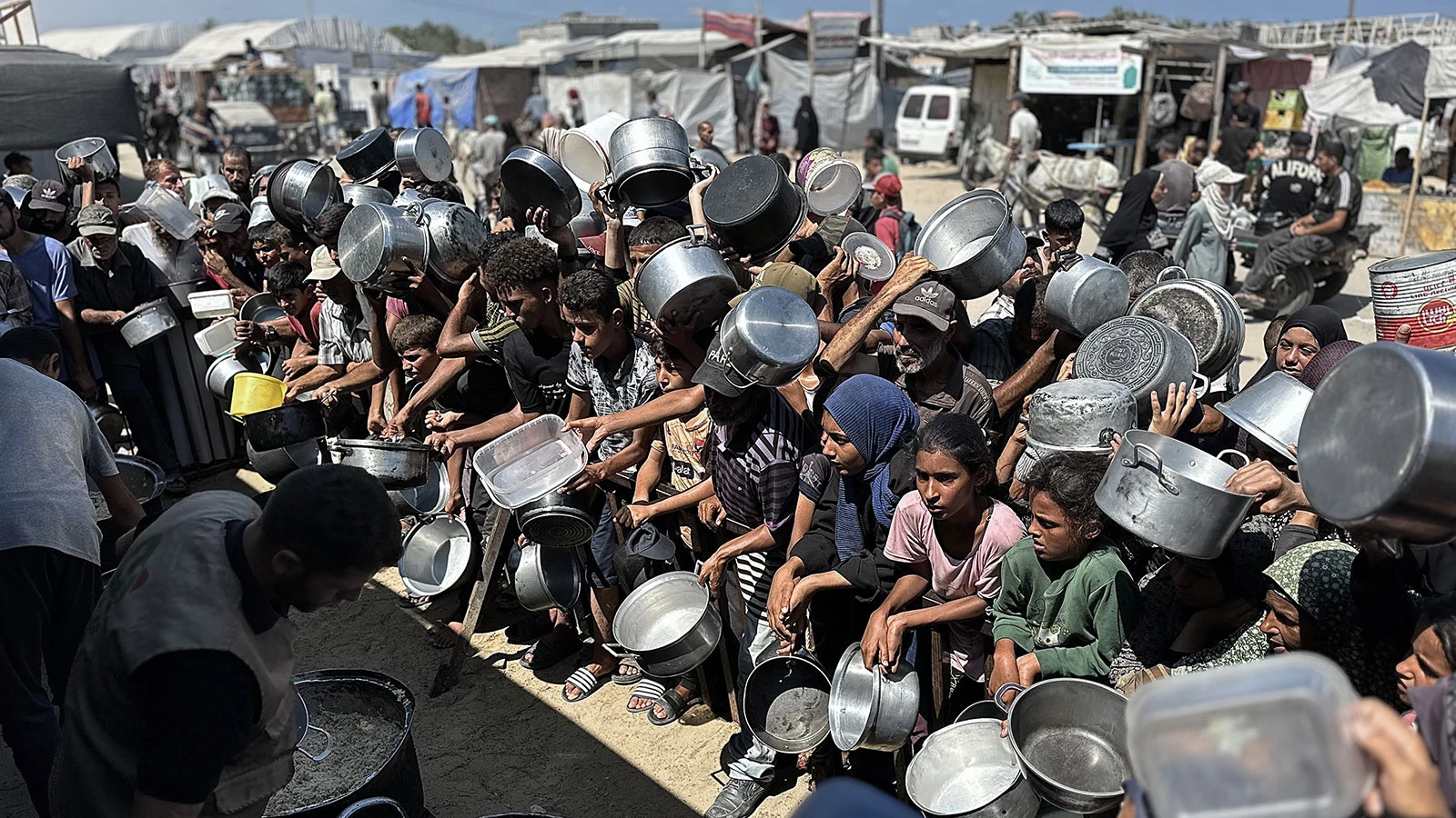 Gazze'de açlıktan ölenlerin sayısı 281’e yükseldi