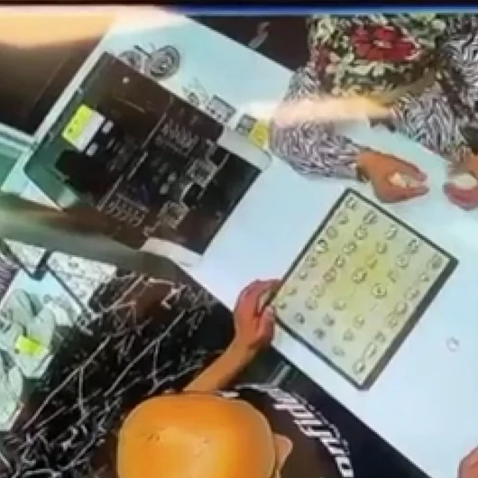 Hatay'da 100 Bin TL Değerinde Hırsızlık: Kuyumcuyu Oyalayıp Altınları Çaldılar