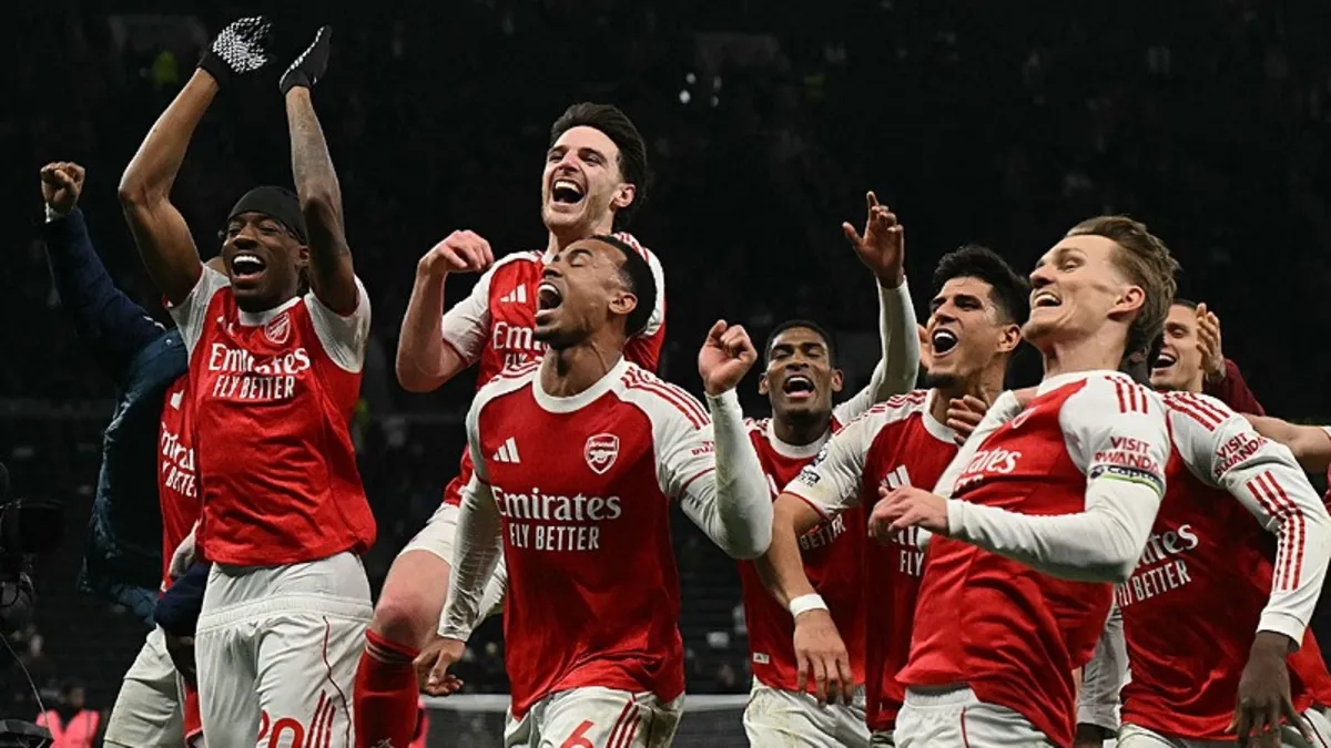 Londra derbisinde kazanan Tottenham'ı yenen Arsenal oldu