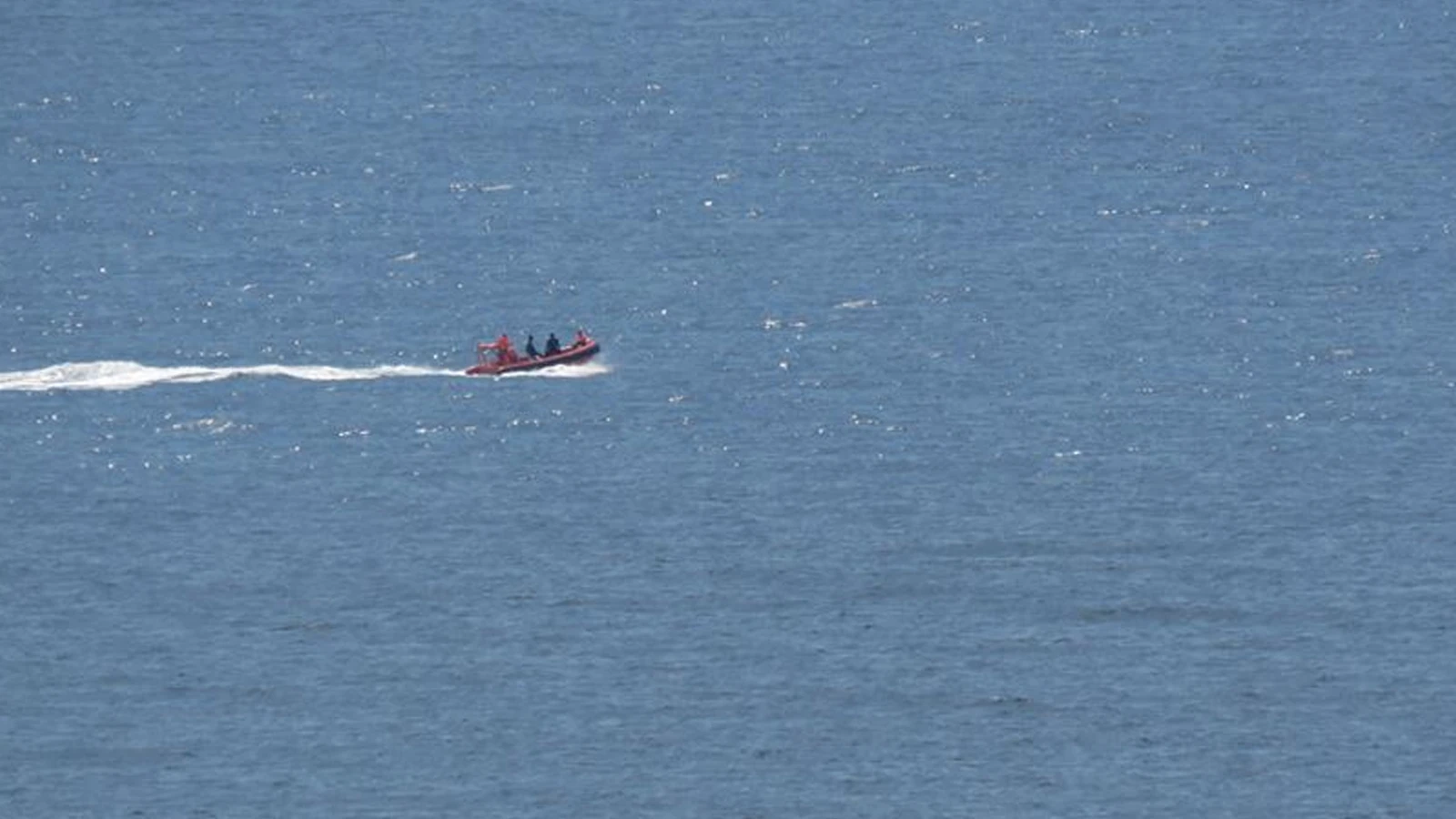 Gambiya açıklarında mülteci botu battı: Ölüler var