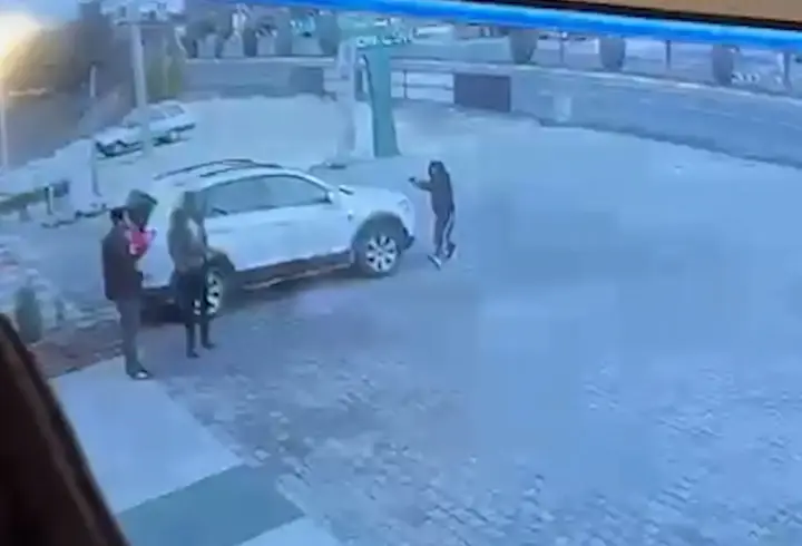 Şanlıurfa’da aynı gün iki iş yerine silahlı saldırı kamerada