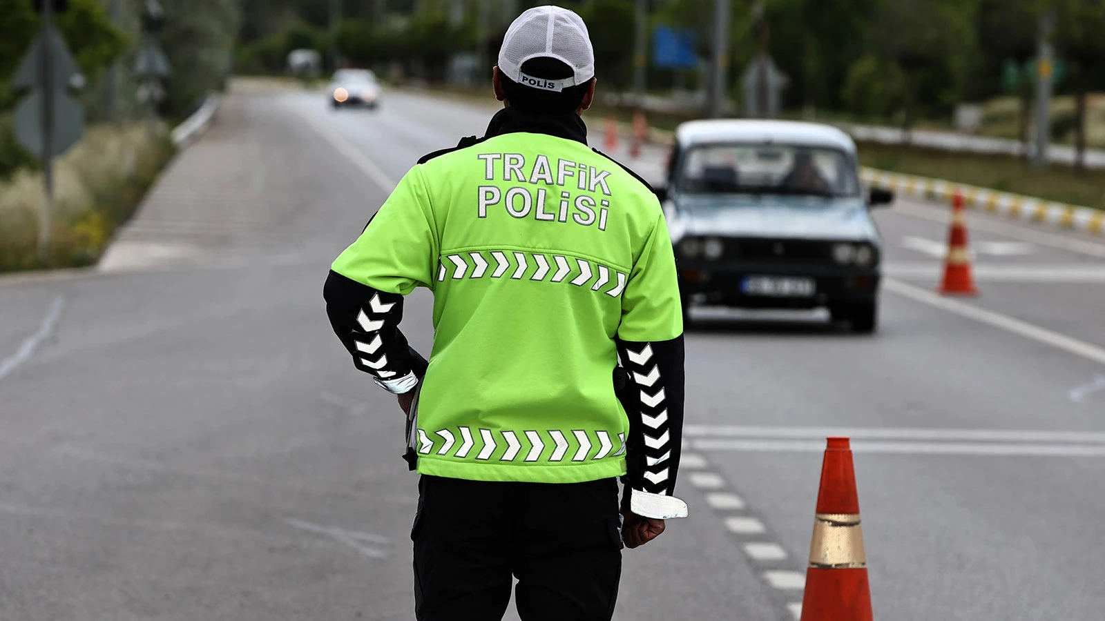 Trafikte 'dur' ihtarına uymayan sürücüler yandı: 200 bin lira para cezası geliyor