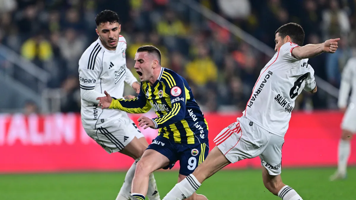İki usta yazardan Fenerbahçe-Beşiktaş derbisi yorumları!