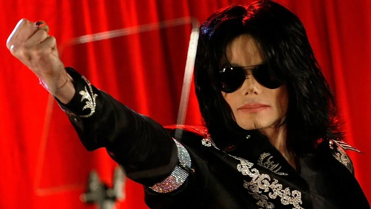 Michael Jackson Ölümünden 17 Yıl Sonra Zirvede: 2026'nın En Çok Satan Albümü Oldu