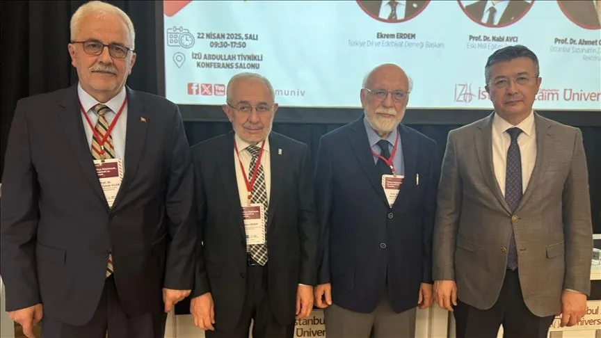 "Türkçe Düşünmek, Konuşmak ve Yazmak" çalıştayı İstanbul'da başladı