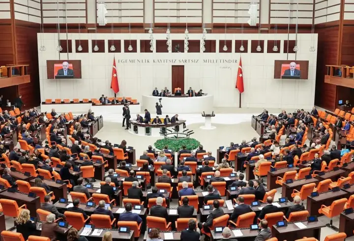 En düşük emekli aylığı düzenlemesi için gözler TBMM'de
