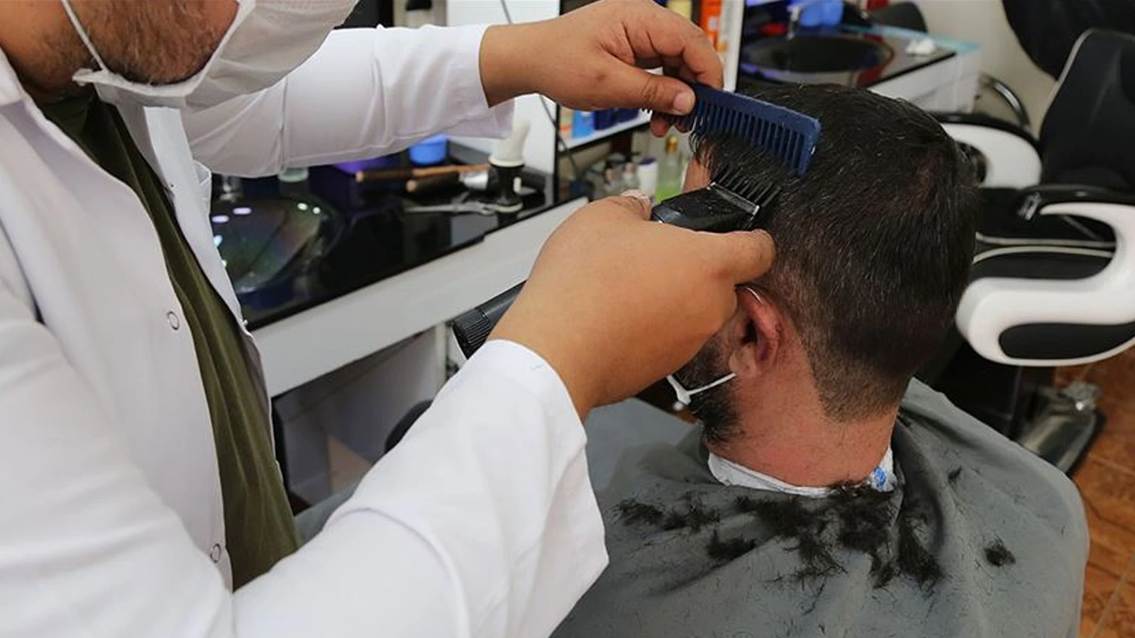 Berber ve kuaförlere zam: Ense tıraşı fiyatı şaşırttı