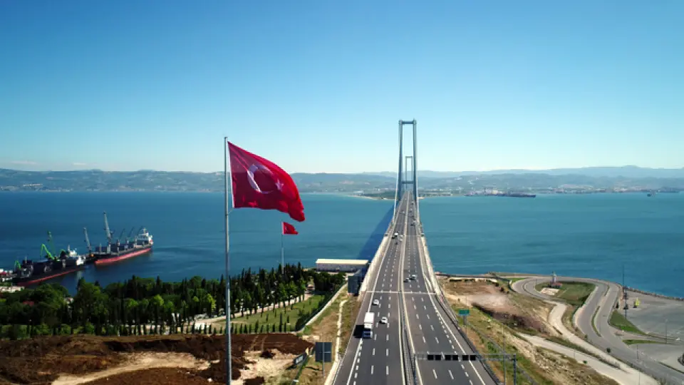 Köprü ve otoyol ücretlerine zam yapıldı