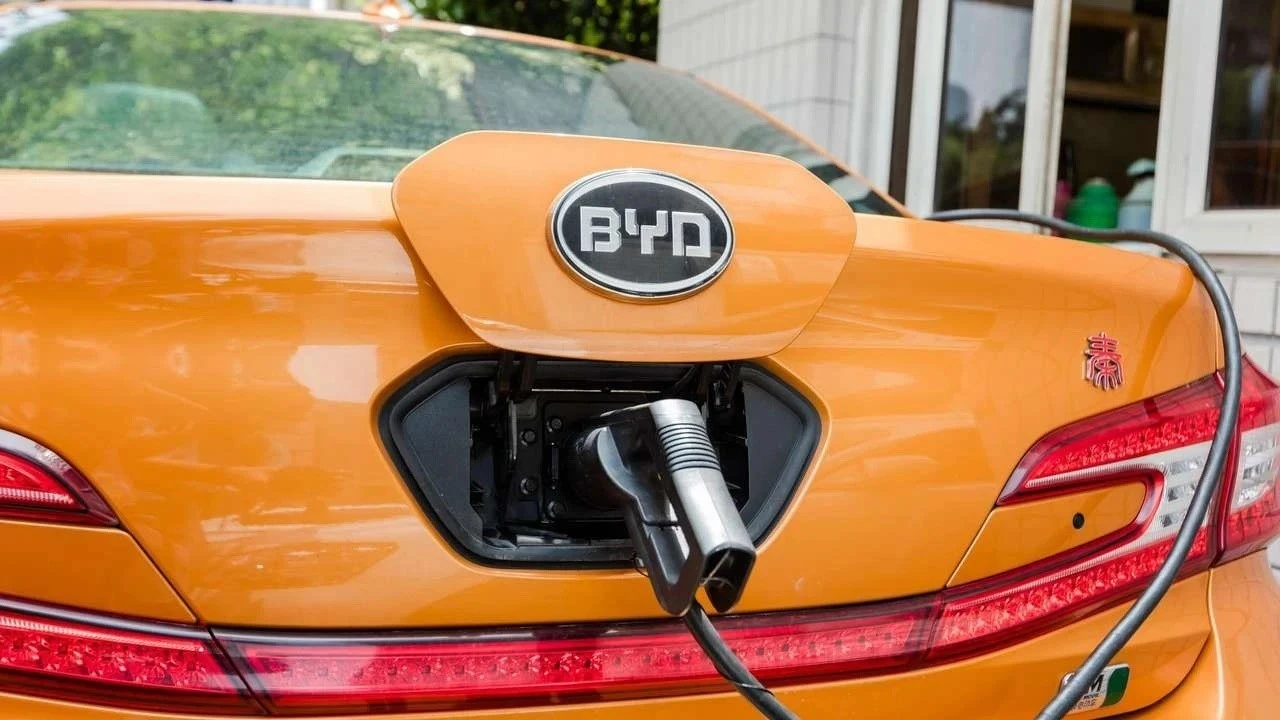 Avrupa'da bir ilk! BYD, elektrikli araç satışlarında Tesla'yı geride bıraktı