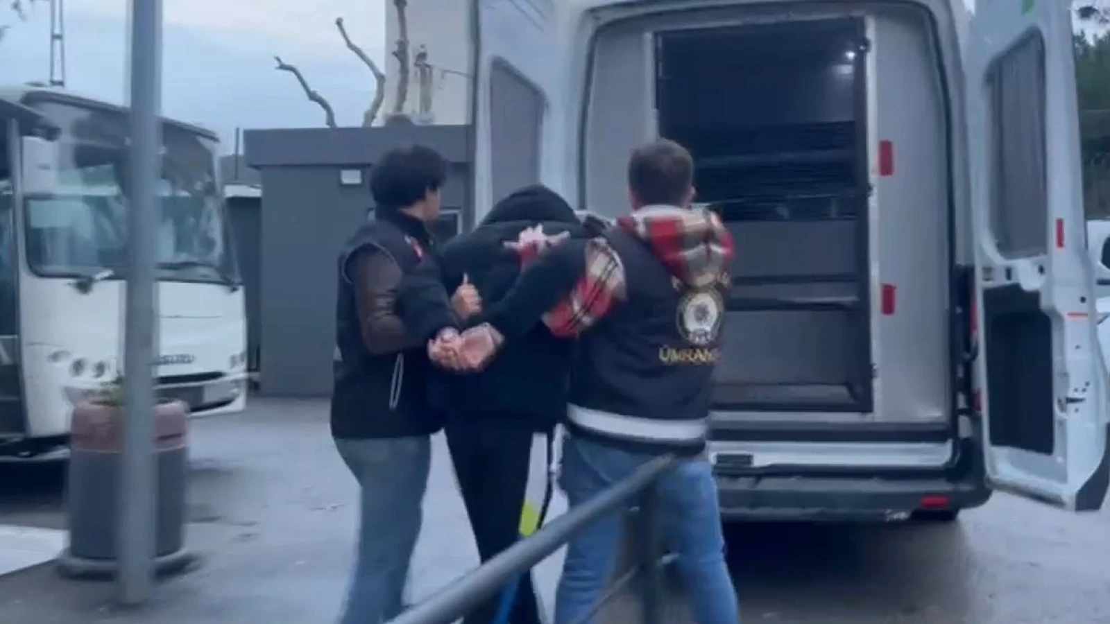 Ümraniye'de uyuşturucu ve silah ticareti yapan şüpheli yakalandı