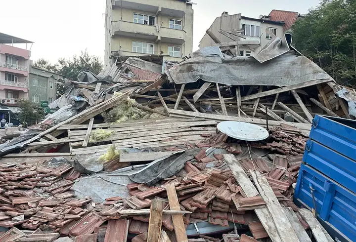 Sındırgı'da deprem soruşturması: Müteahhit ve bina sahibi gözaltında