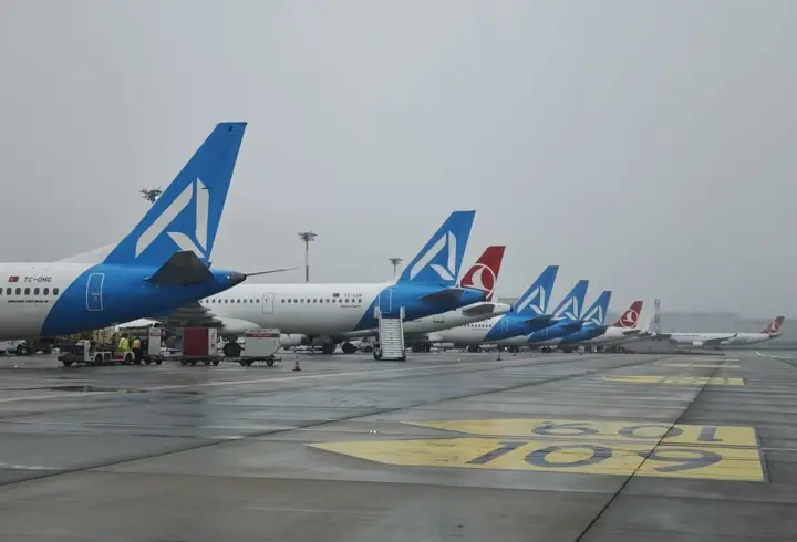 Sabiha Gökçen Havalimanı'nda uçuşlara yağmur engeli