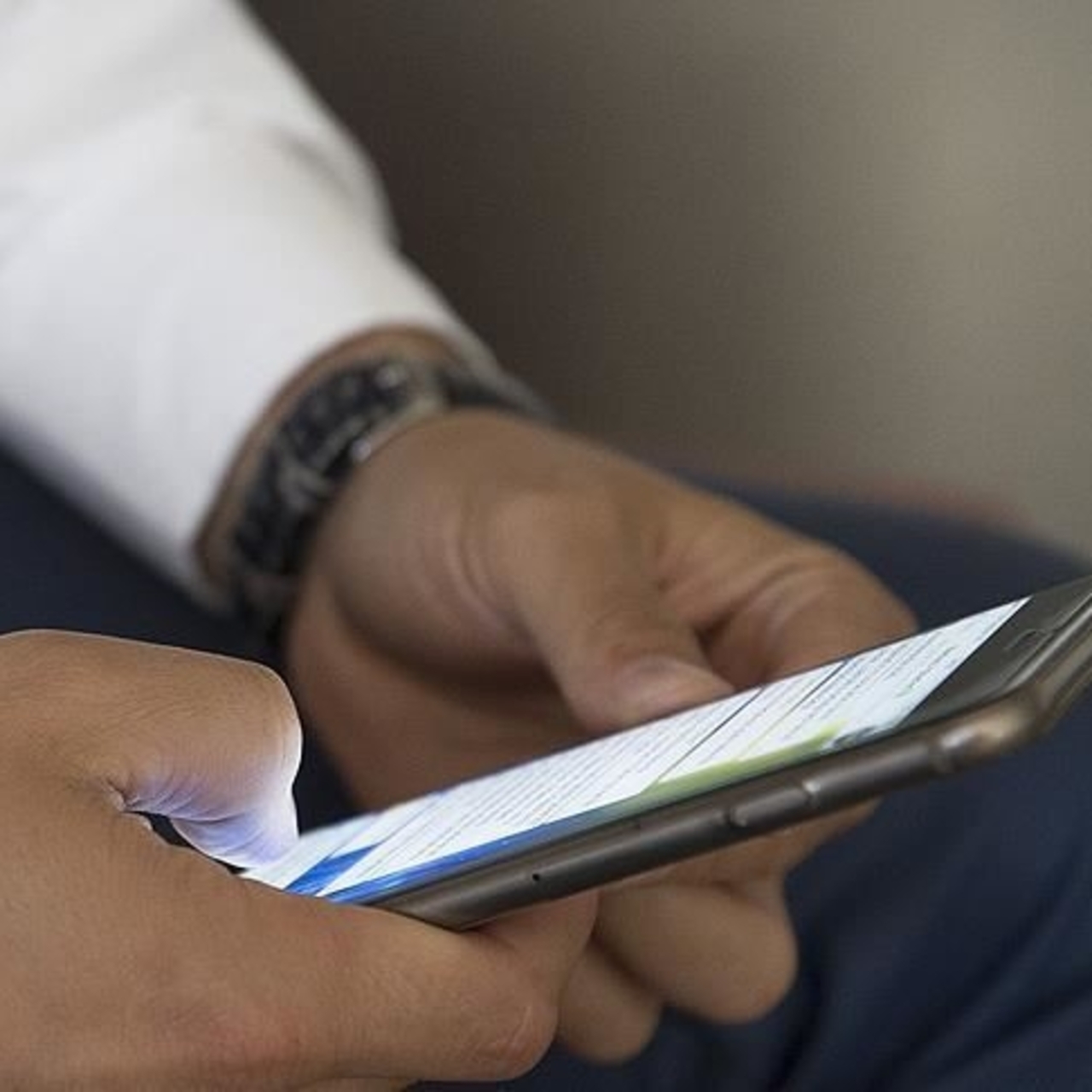 Tuvalette telefonla vakit geçirenlere kötü haber!