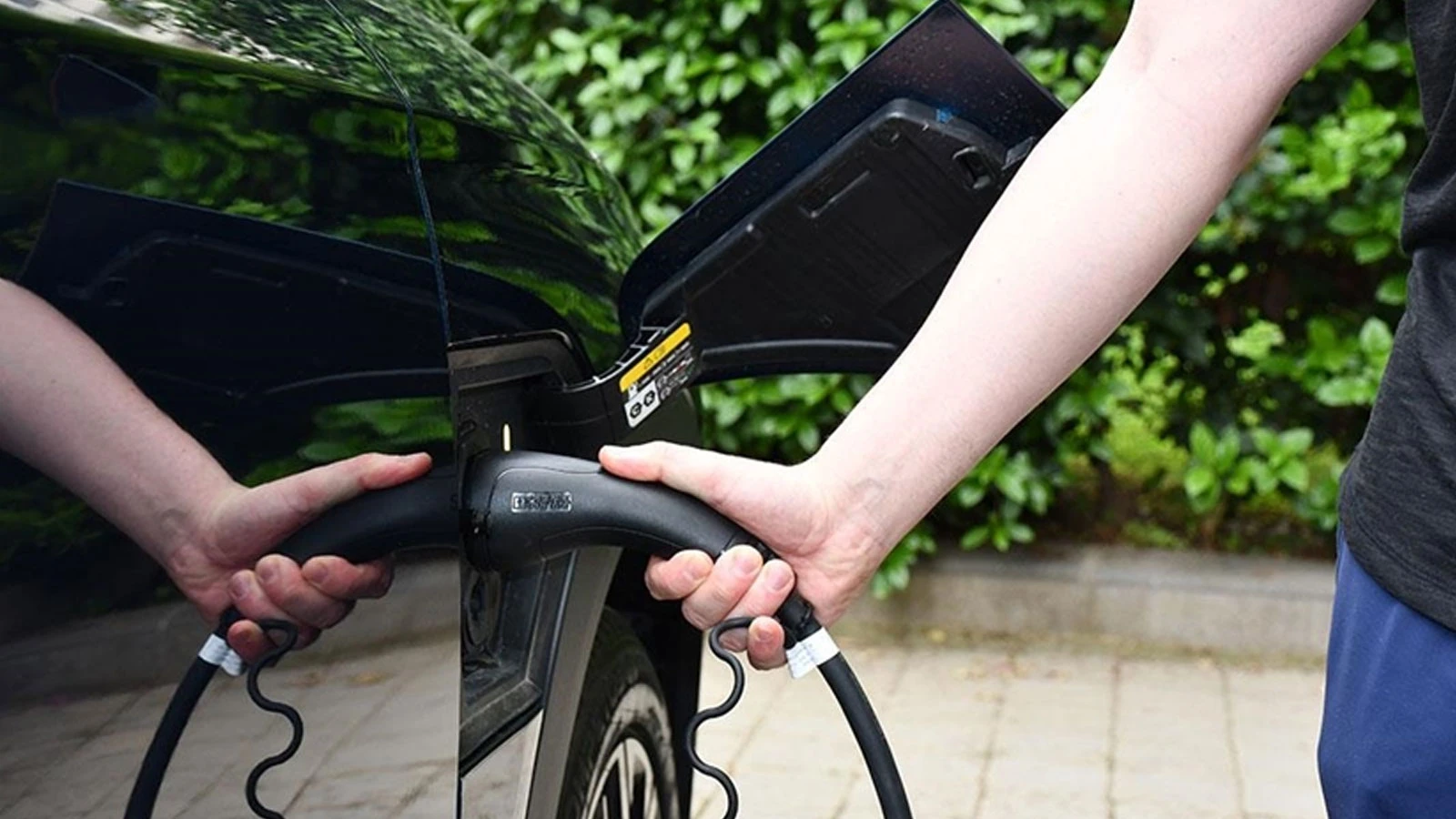 Dünyada 2025'teki elektrikli araç satışları 20,7 milyonla rekor kırdı