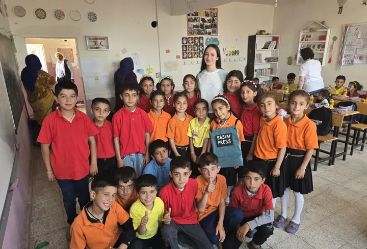 Milli karateci Sena Kızılaslan, ilkokul öğrencileriyle bir araya geldi