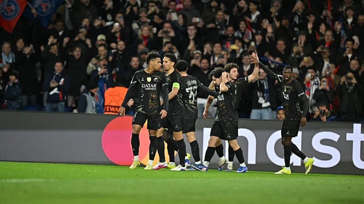 Paris Saint-Germain, evinde Chelsea'yi 5-2 mağlup etti. Avantajı kaptı