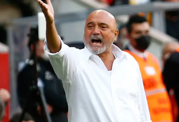 Hikmet Karaman, 1. Lig ekibine imzayı attı