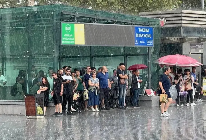 İstanbul'un bazı bölgelerinde sağanak etkili oldu
