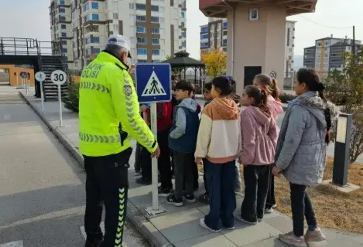 Niğde’de öğrencilere trafik eğitimi verildi 