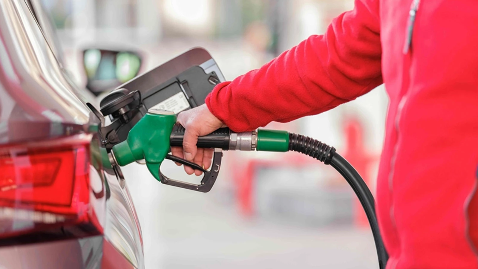 Benzine zam geldi! Akaryakıtta tabelalar değişti!