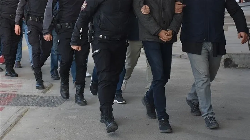 Almanya'da dolandırıcılık yapıp Türkiye'de yakalanan 7 şüpheli tutuklandı