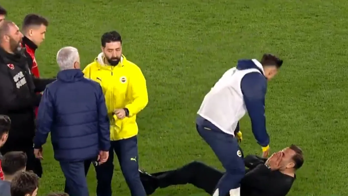 Mourinho'nun Buruk'a müdahalesi dış basında! Son dakika olarak verdiler