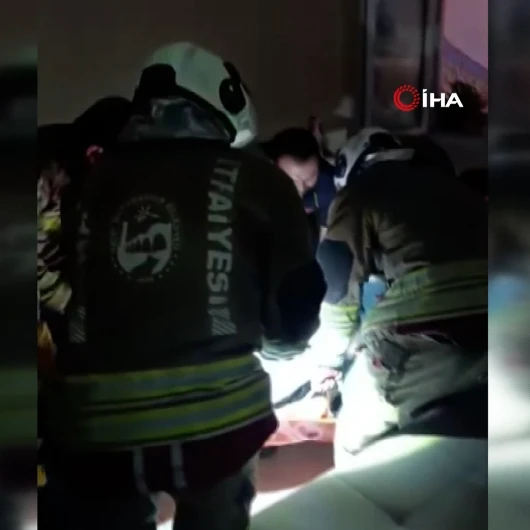 Yangın Çıkan Evdeki Yatalak Hastayı İtfaiye Ekipleri Kurtardı