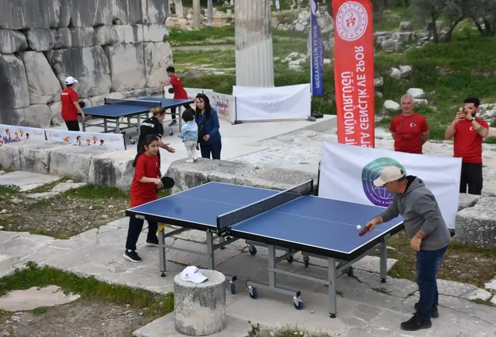 Stratonikeia Antik Kenti’nde masa tenisi etkinliği