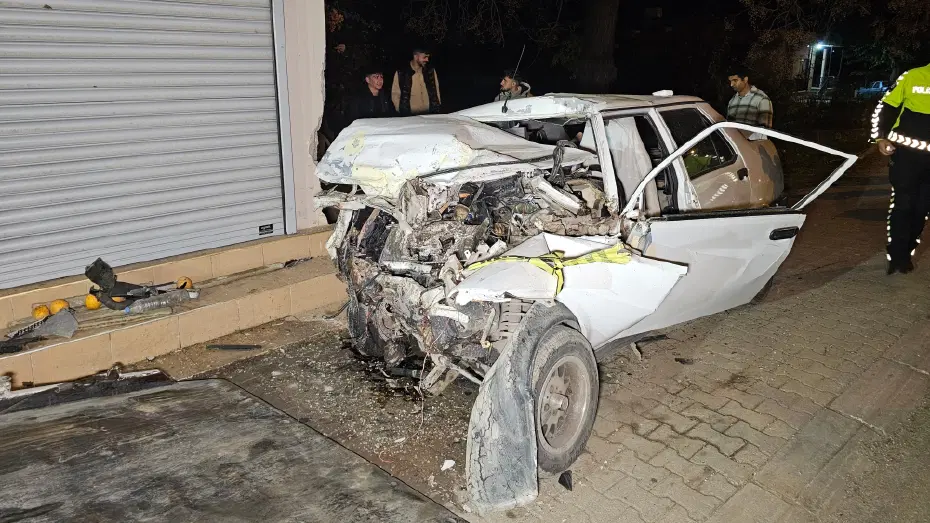 Arkadaşının öldüğü kazada ağır yaralanan ehliyetsiz sürücü kurtarılamadı