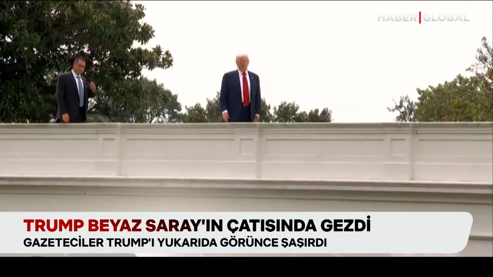 ABD Başkanı Donald Trump, Beyaz Saray'ın çatısına çıktı
