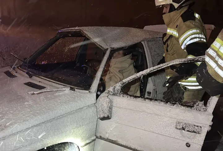 Kütahya'da tarlaya uçan otomobilin sürücüsü yaralandı