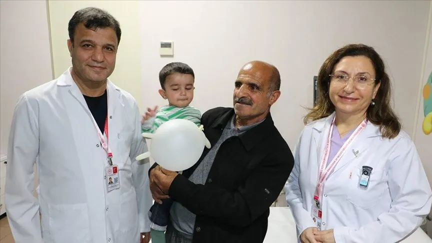 Van'da kalbi yarım doğan bebek, İstanbul'da uygulanan tedaviyle hayata tutundu