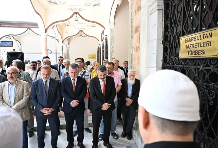 6 asırlık ‘Erguvan Bayramı’ geleneği Bursa’da yaşatılıyor