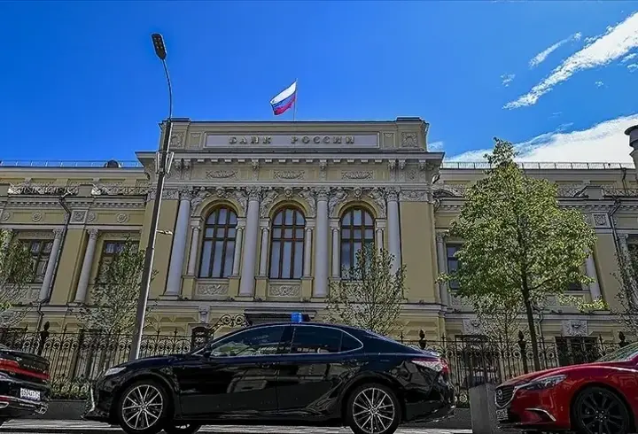 Rusya'da nakit döviz çekimine yönelik kısıtlamalar uzatıldı