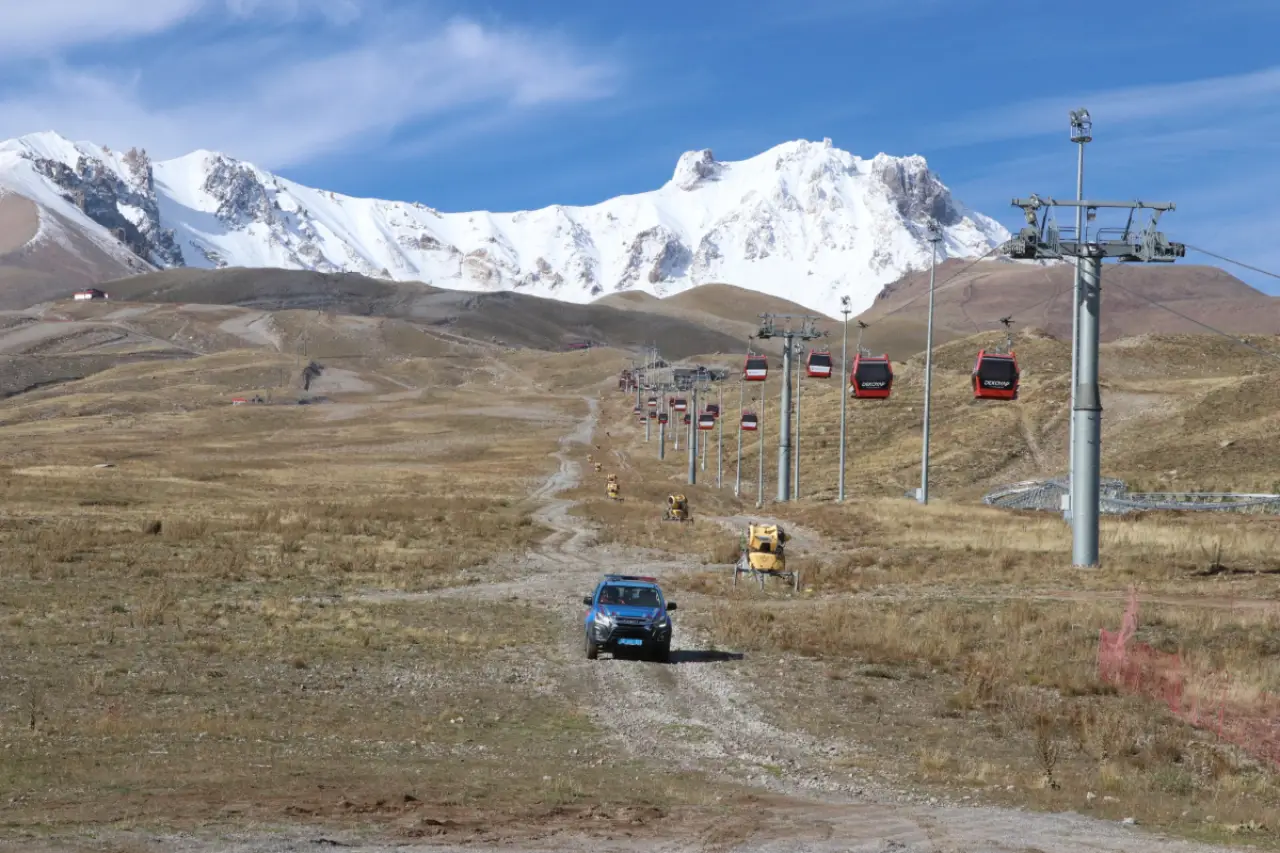 Erciyes'te Kayalıklardan Düşen Dağcı Hayatını Kaybetti