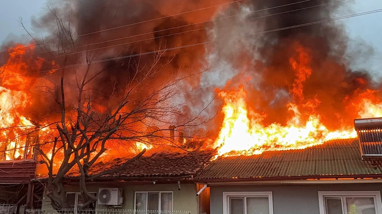 Tokat'ta kediler için yakılan soba faciaya sebep oldu