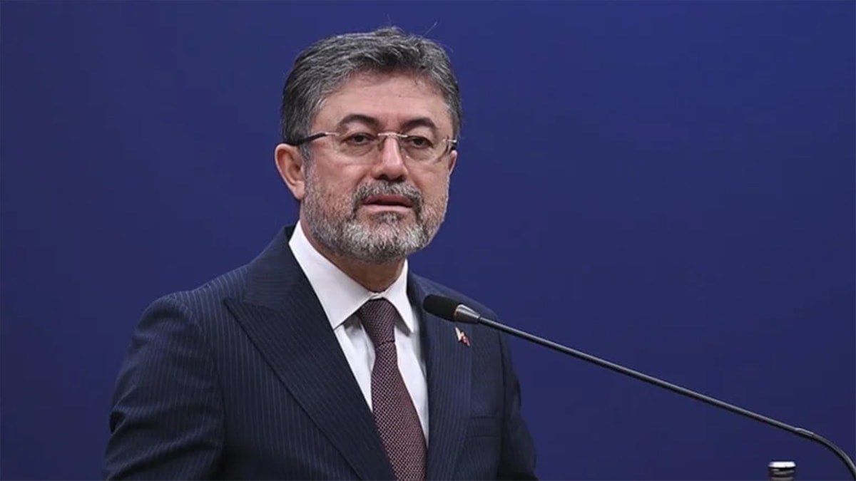 Çanakkale'de yangın saatlerdir sürüyor! Bakan Yumaklı'dan yeni açıklama