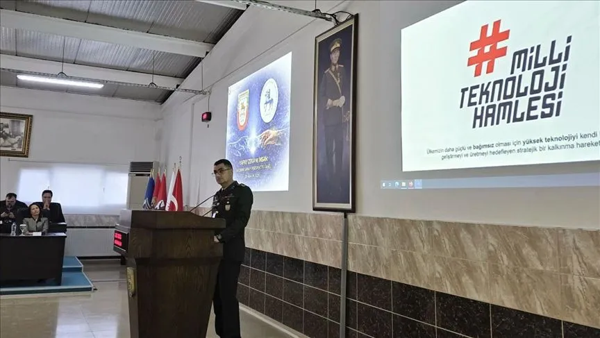 İzmir'de yapay zekanın savunma sanayindeki rolü ele alındı