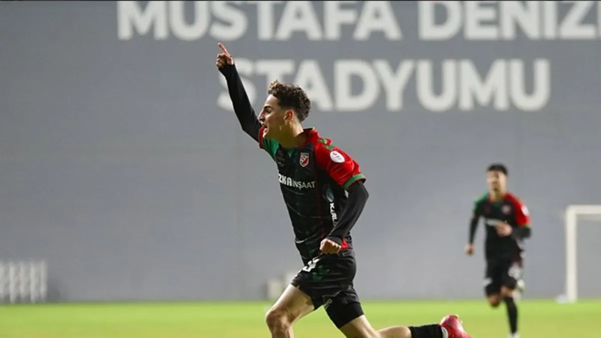 Fenerbahçe bir transferi daha bitirdi! Anlaşma detayları dikkat çekti