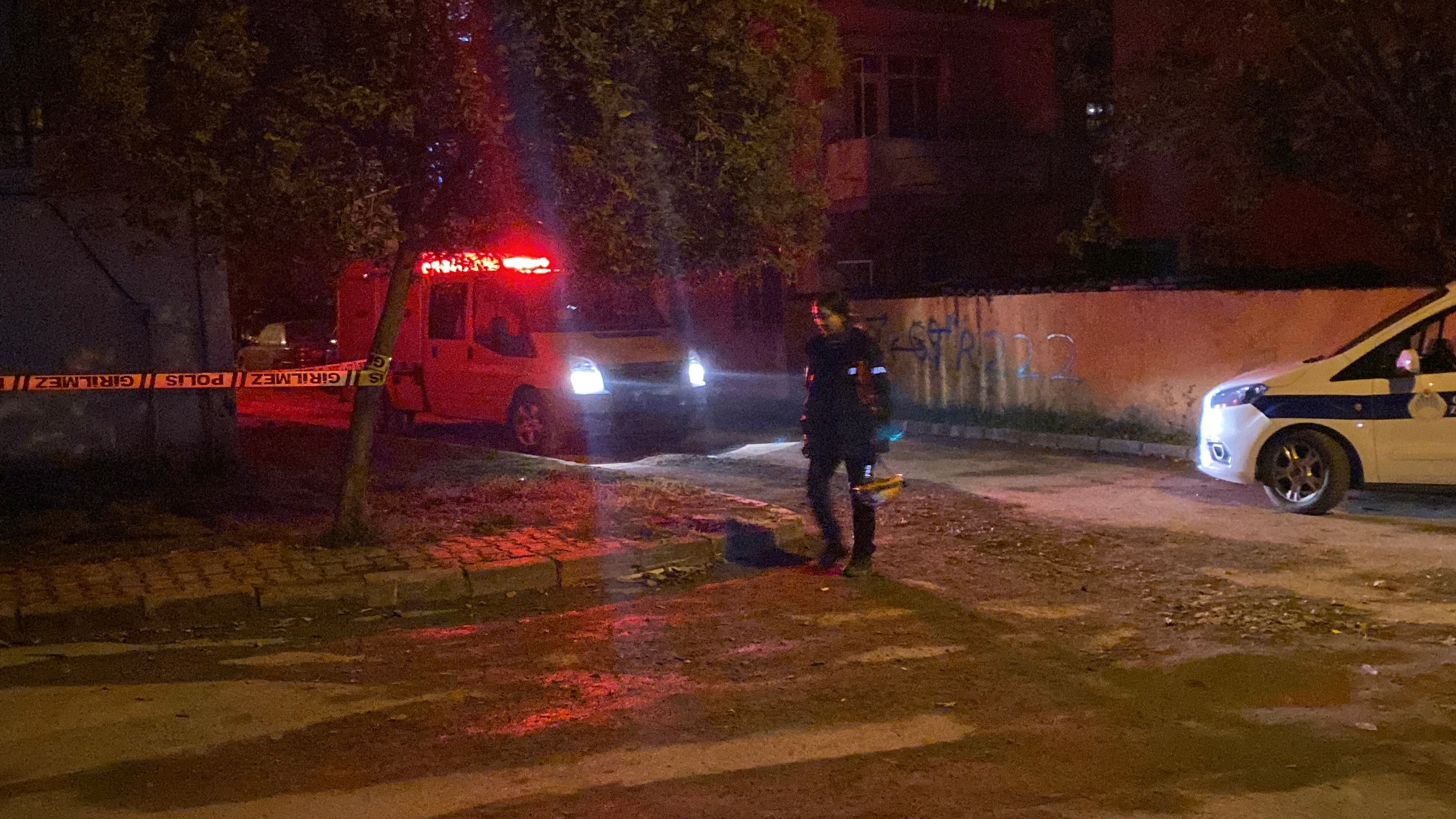Gebze’de bir binanın daha kolonları çatladı: Aileler tahliye edildi