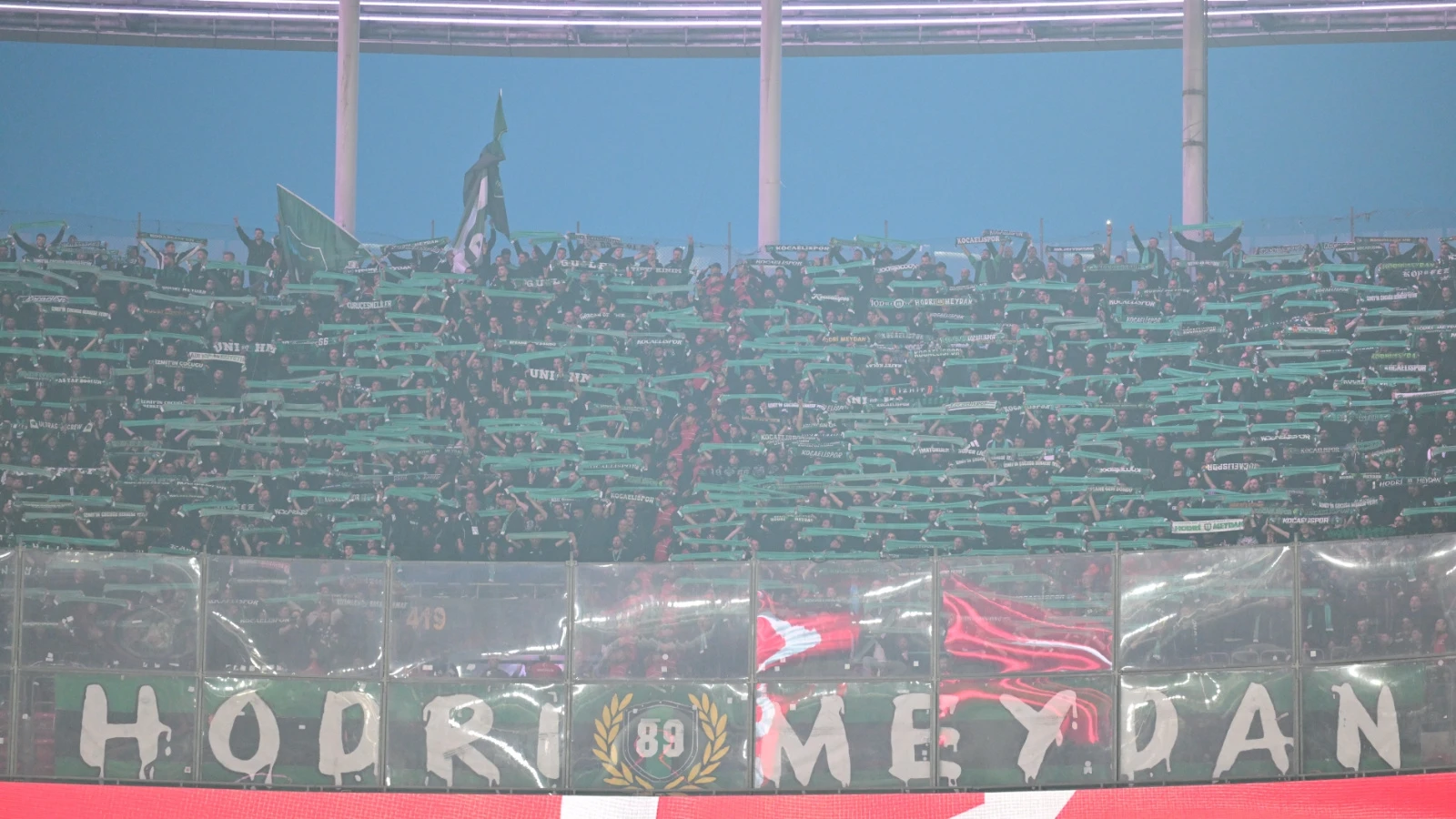 Galatasaray: Kocaelispor taraftarı büfelere saldırdı