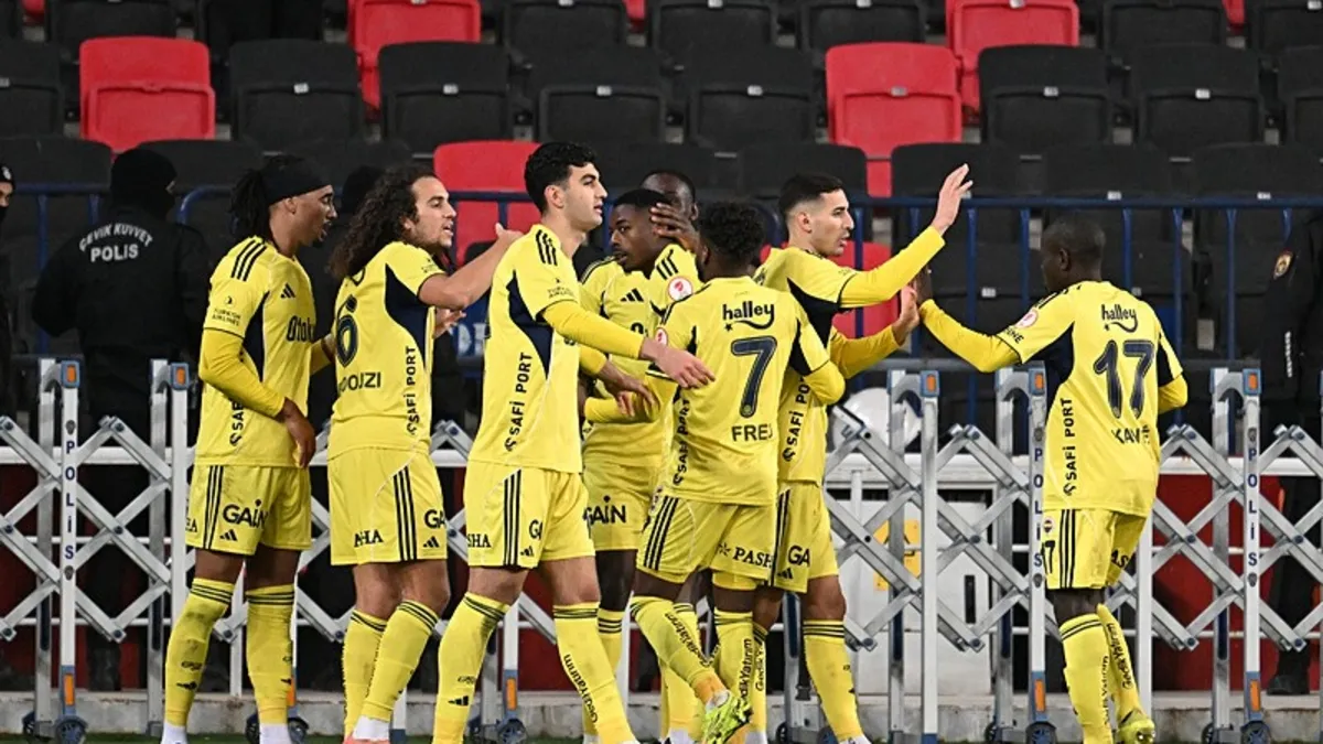Fenerbahçe Gaziantep'te Sidiki Cherif ile farkı 2'ye çıkardı!