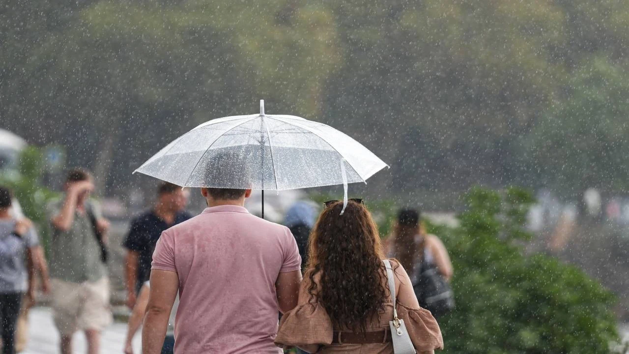 Meteoroloji’den uyarı: 2 bölgede sağanak, sıcaklık düşüyor