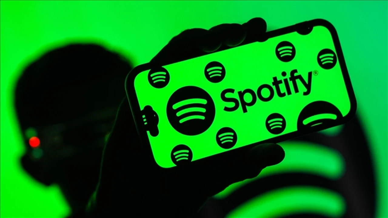 Spotify’dan ücretsiz dinleyicilere sürpriz: Artık istedikleri şarkıyı seçebilecekler