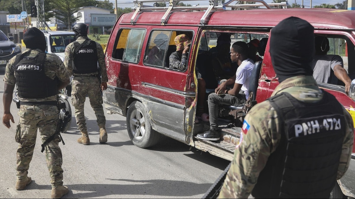 Haiti'de silahlı çete kasabaya saldırdı: 50 kişi öldürüldü!