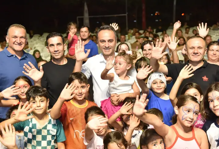 Yeşiltepe Mahallesi 'Sahne Kepez' ile sanata ve eğlenceye doydu