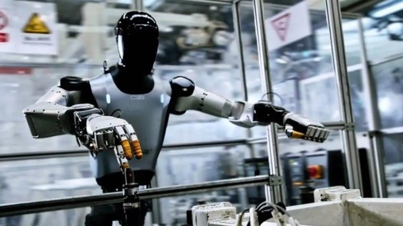Xiaomi'nin insansı robotları, elektrikli otomobil fabrikasında göreve başladı