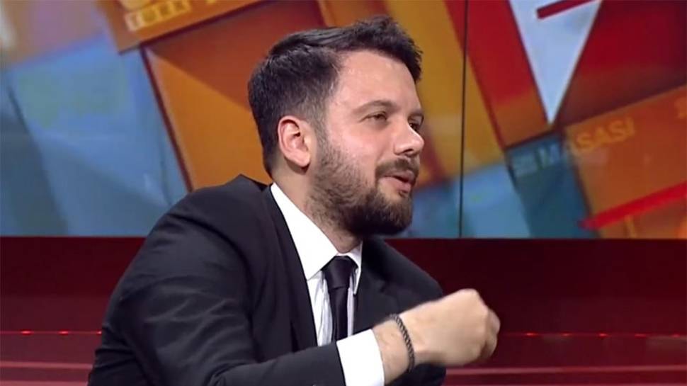 Yandaş gazeteci kendisini eleştirdi, Arınç'a destek verdi