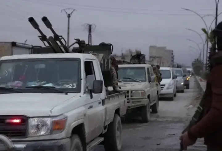 Suriye'de sahada şu an ne oluyor? YPG panikte: Elebaşı herkesle görüşüyor