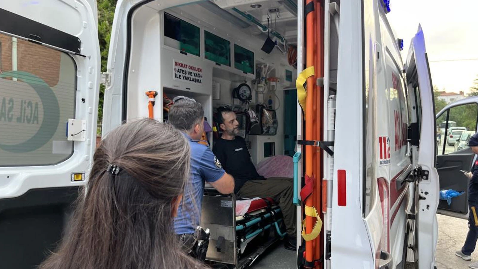 Binayı ateşe vermeye kalkışan alkollü şahıs ekipleri harekete geçirdi